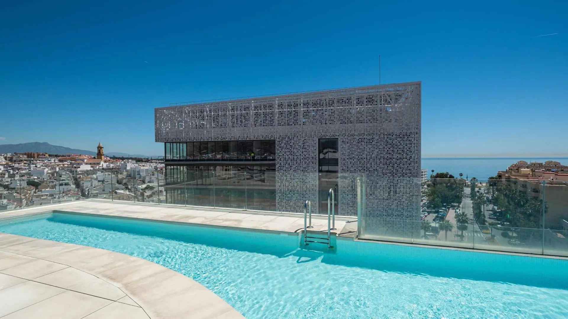 Selecta Estepona Roof Top Pool 3